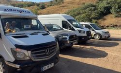 Yüksekova-Van yolundaki çalışmalar nedeniyle trafik sıkışıklığı yaşanıyor