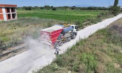 Yunusemre'de Barbaros Mahallesi'nde Soğuk Asfalt Uygulaması