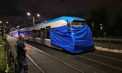 Zeytinburnu'nda Tramvay Kazası: Çarpışan Araçlar Kaldırıldı