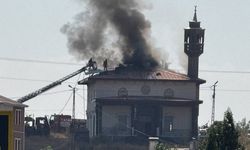 Ağrı'da Cami Çatısında Yangın Korkuttu