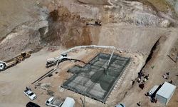 Ağrı'nın Karlıca Köyü'nde Eğitim İçin Tepe Tıraşlandı, Yeni Okul Alanı Açıldı