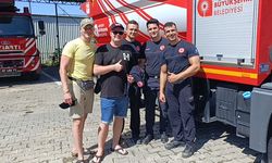 Alman İtfaiyeci, Manavgat'taki Meslektaşlarını Ziyaret Etmeden Dönmüyor