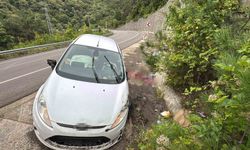 Amasra'da Kontrolden Çıkan Araç Duvara Çarptı: 3 Yaralı