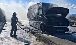 Amasya'da Hırdavat Yüklü Kamyonette Yangın Meydana Geldi