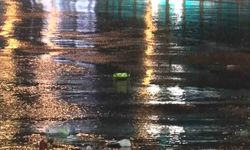 Ankara'da Gece Yağmuru: Kanalizasyon Taşması Binaları Su Bastı