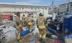 Antakya'da Şantiyede Malzeme Yangını Kontrol Altına Alındı