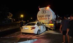 Antalya'da Akaryakıt Tankerine Çarpan Otomobilin Sürücüsü Hayatını Kaybetti