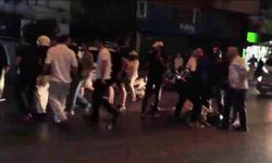 Antalya'da Cadde Ortasında Motosikletli Genç, Dayakla Hastanelik Oldu
