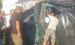 Antalya'da Tur Minibüsü ile Kamyonet ve Otomobil Çarpıştı: 15 Turist Dâhil 17 Yaralı