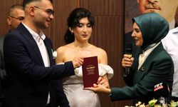 Bakan Göktaş, Evlilik Destek Kredisi Alan Çiftin Nikahına Şahitlik Etti