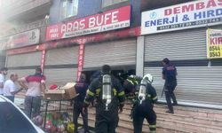 Batman'da büfe alevlere teslim oldu