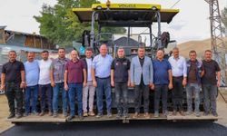 Bayburt'ta Grup Yollarında Asfalt ve Genişletme Çalışmaları Devam Ediyor