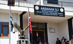 Beşiktaş Köyü'nde Kartal Heykeli Coşkuyla Açıldı