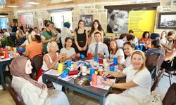 Bodrum'un Sokakları Kadınların Örgü Motifleriyle Renkleniyor