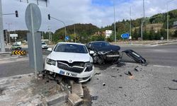 Bolu Abant Kavşağı'nda İki Araç Çarpıştı: Yaralı Yok