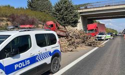 Bursa'da Emniyet Şeridinde Yaşanan Feci Kaza Can Aldı