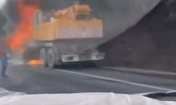 Bursa'da Seyir Halindeki İş Makinesi Alev Alev Yandı