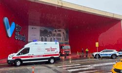 Çanakkale 17 Burda AVM'de Teknosa Mağazasında Yangın Paniği