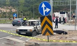 Çanakkale'de Otobüs ve Otomobil Çarpıştı: 2 Kişi Hayatını Kaybetti