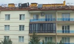 Çatıda Güvenlik Önlemi Almadan Çalışan İşçiler Tehlikeye Davetiye Çıkardı