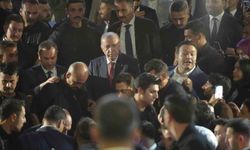 Cumhurbaşkanı Erdoğan, Samsun'da Vatandaşların Yoğun Sevgi Gösterisiyle Karşılandı