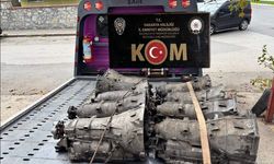 Depolar didik didik arandı, yüzlerce kaçak ürün çıktı: 2 gözaltı