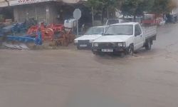 Develi'de Aniden Gelen Sağanak Yağış Hayatı Olumsuz Etkiledi
