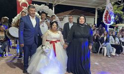 Down Sendromlu Elif'in Hayali Gerçekleşti: Duygu Dolu Temsili Düğün