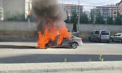 Erzurum'da Şok Eden Araç Yangını: Patlamalar Paniğe Neden Oldu