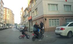 Eskişehir'de Bisikletli Çocuk Kaza Tehlikesinden Son Anda Kurtuldu