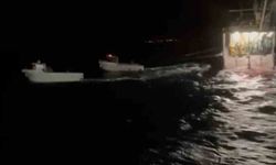 Fırtınada Yalnız Kalmayan Balıkçı Teknesine Destek Yine Balıkçılardan Geldi