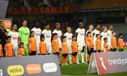 Galatasaray Başakşehir karşısında 3 oyuncu ile sahaya çıkıyor