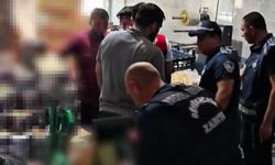 Gaziantep'te Tarihi Geçmiş Cips ve Şekerlemelere Baskın: 2 Kamyon Ele Geçirildi