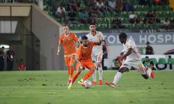 Göztepe, Süper Lig'de Galibiyet Hasretiyle Son Sırada Kaldı