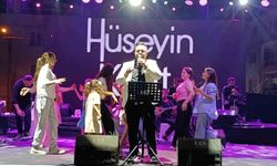 Hüseyin Kağıt, Selendi'de Başkan Daban ile sahne aldı