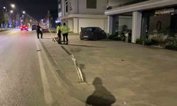 İnegöl'de Kontrolden Çıkan Araç Kaldırıma Çıktı