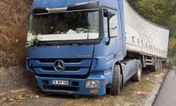 İnegöl'de Şeker Yüklü Tır, Yağmur Kanalına Uçtu