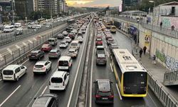 İstanbul Trafiği Yağmurla Beraber Yoğunlaştı!