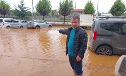 İyidere'de Sel Felaketi: Yeni Araç Sular Altında Kaldı
