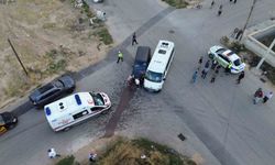 Karaman'da Okul Servisi ile Ticari Araç Çarpıştı: 6 Yaralı