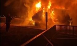 Kars'ta Seyir Halindeki Tır Alev Alev Yandı, Şoför Son Anda Kurtuldu