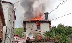 Kastamonu'da İki Katlı Ev Alev Alev Yandı: Yangın Kontrol Altına Alındı