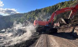 Kastamonu'da Yangında Küle Dönen 11 Evde Enkaz Kaldırma Çalışmaları Başladı