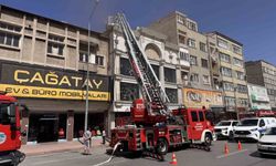 Kayseri'de Avize İmalathanesinde Yangın Paniği
