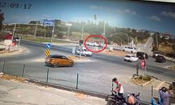 Kırmızı Işık İhlali Sonrası Motosiklet Kazası Kamerada: İki Yaralı