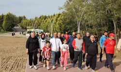 Körfez Sahilinde Sağlıklı Yaşam İçin 10 Kilometrelik Yürüyüş Etkinliği Düzenlendi