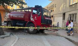 Küçükçekmece'de Çatı Katında Alevler Yükseldi: Ev Kullanılamaz Hale Geldi