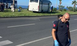 Manavgat'ta Tur Otobüsü ile Minibüs Çarpıştı: 3 Yaralı