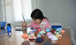 Minik Elif Zehra'nın Deniz Kabuklarıyla Sanat Yolculuğu