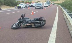 Motosiklet Sürücüsü Kamyona Çarparak Hayatını Kaybetti